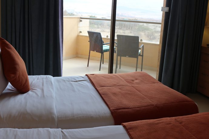 Imagen de la habitación del Hotel Ramada Resort By Wyndham Dead Sea. Foto 16