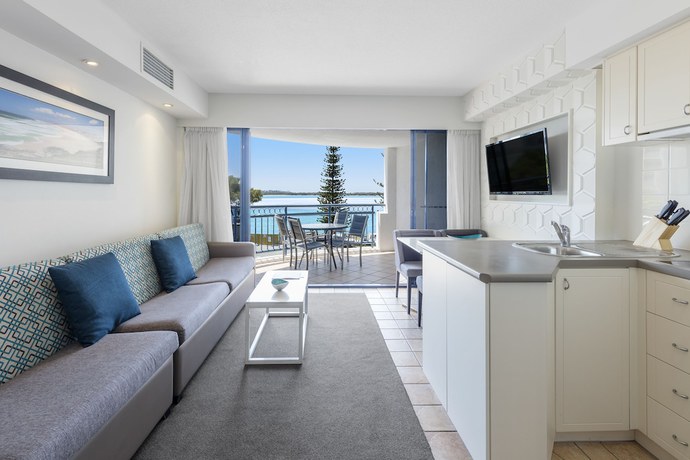 Imagen de la habitación del Hotel Ramada Resort By Wyndham Golden Beach. Foto 10