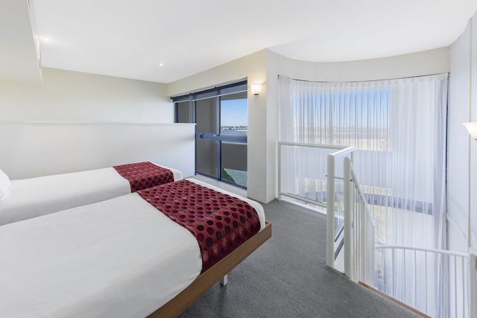 Imagen de la habitación del Hotel Ramada Resort By Wyndham Golden Beach. Foto 13