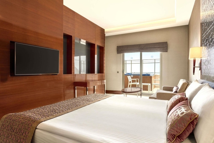 Imagen de la habitación del Hotel Ramada Resort By Wyndham Kusadasi. Foto 11