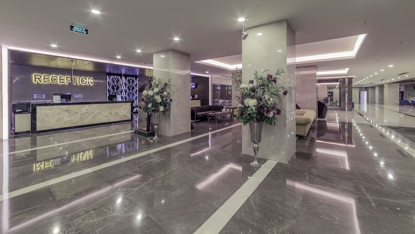 Imagen de los interiores del Hotel Ramada Resort By Wyndham Kusadasi. Foto 17