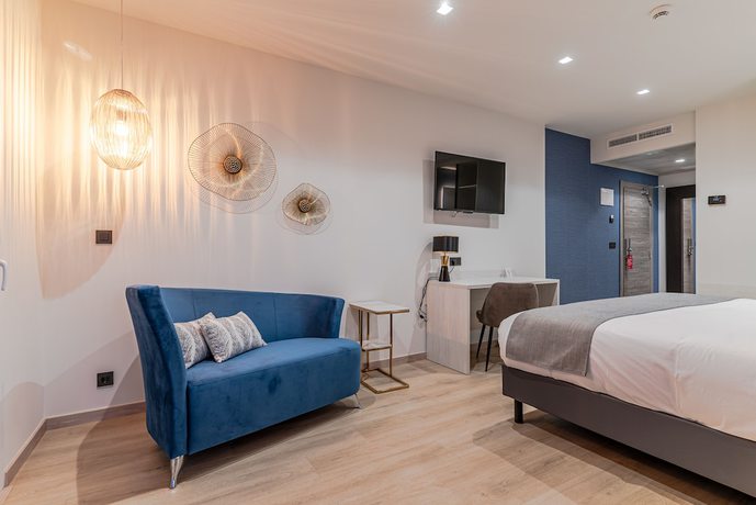 Imagen de la habitación del Hotel Ramada Resort By Wyndham Puerto De Mazarron. Foto 5