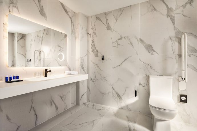 Imagen de la habitación del Hotel Ramada Resort By Wyndham Puerto De Mazarron. Foto 7