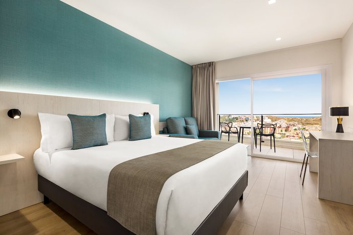 Imagen de la habitación del Hotel Ramada Resort By Wyndham Puerto De Mazarron. Foto 8