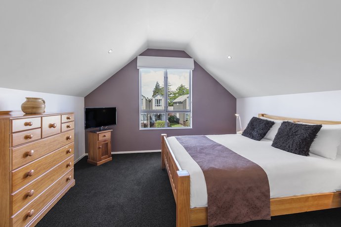 Imagen de la habitación del Hotel Ramada Resort By Wyndham Rotorua Marama. Foto 4