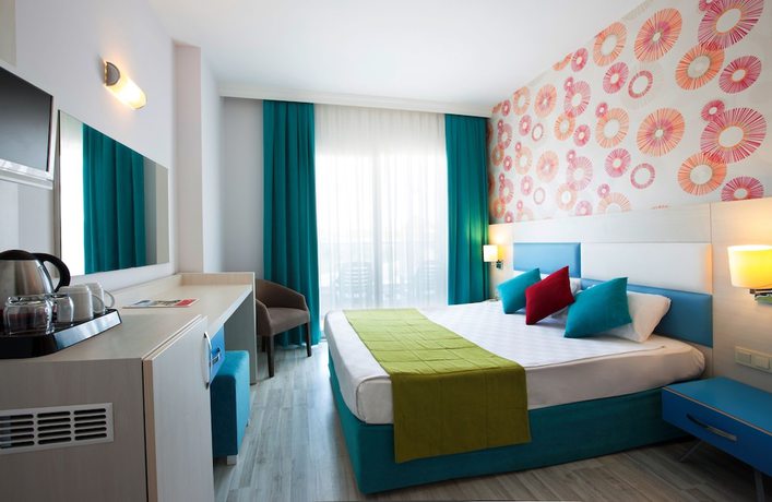 Imagen de la habitación del Hotel Ramada Resort By Wyndham Side. Foto 7