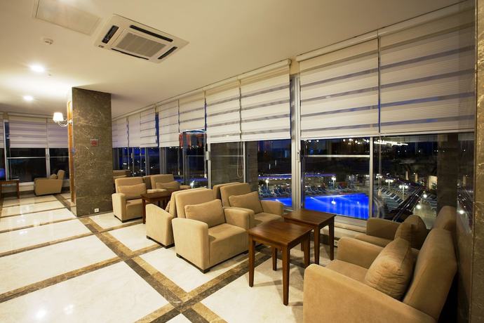 Imagen de los interiores del Hotel Ramada Resort By Wyndham Side. Foto 20