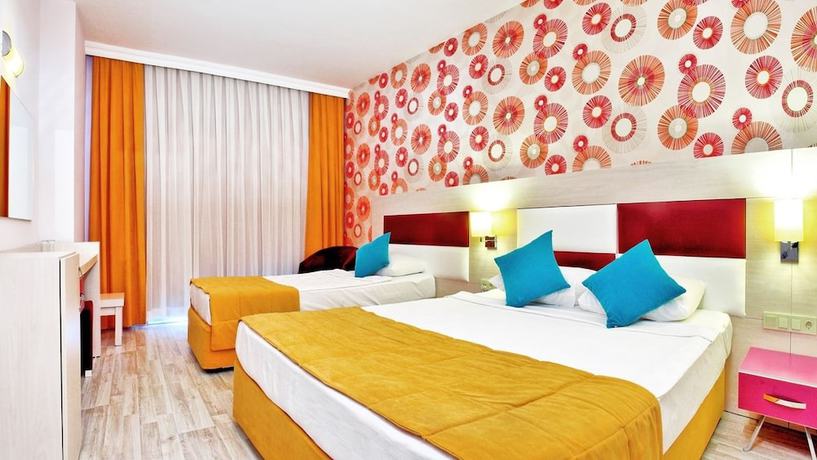 Imagen de la habitación del Hotel Ramada Resort By Wyndham Side. Foto 11