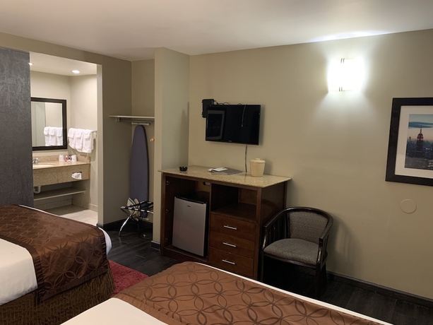 Imagen de la habitación del Hotel Ramada Rockville Centre. Foto 3