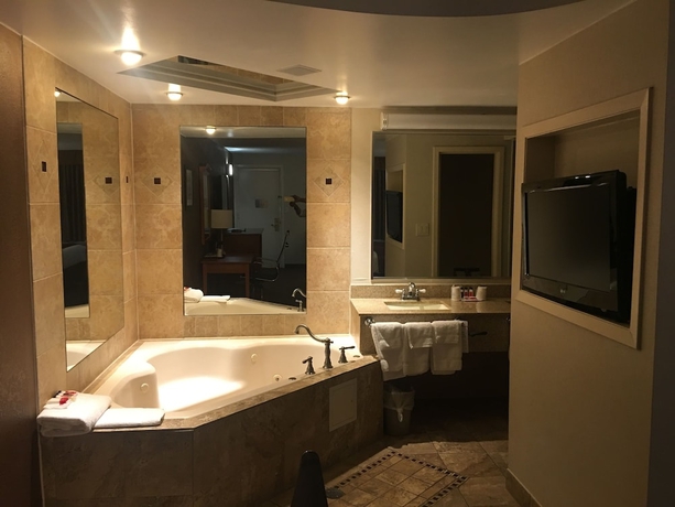 Imagen de la habitación del Hotel Ramada Rockville Centre. Foto 11