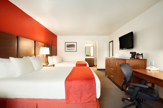 Imagen de la habitación del Hotel Ramada San Diego North and Conference Center. Foto 12