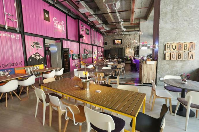 Imagen del bar/restaurante del Hotel Ramada Suites By Wyndham Kuala Lumpur City Centre. Foto 2