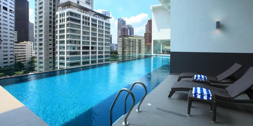 Imagen de la piscina del Hotel Ramada Suites By Wyndham Kuala Lumpur City Centre. Foto 10