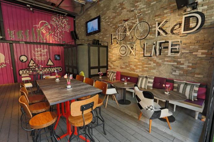 Imagen del bar/restaurante del Hotel Ramada Suites By Wyndham Kuala Lumpur City Centre. Foto 4