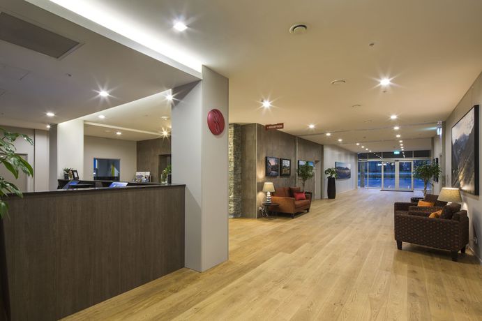Imagen de los interiores del Hotel Ramada Suites By Wyndham Queenstown Remarkables Park. Foto 13