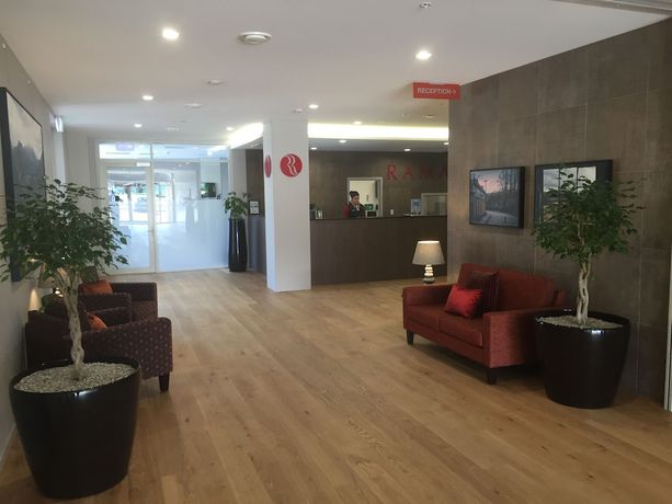 Imagen de los interiores del Hotel Ramada Suites By Wyndham Queenstown Remarkables Park. Foto 20