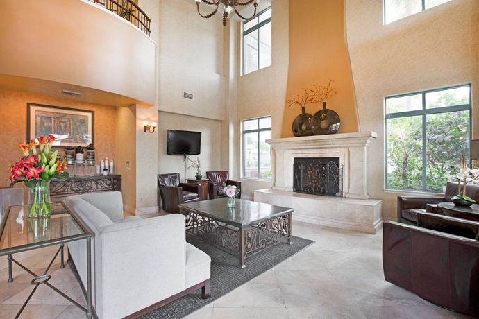 Imagen de los interiores del Hotel Ramada Suites By Wyndham San Diego. Foto 11