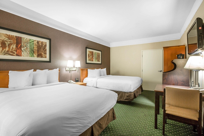 Imagen de la habitación del Hotel Ramada Suites By Wyndham San Diego. Foto 7