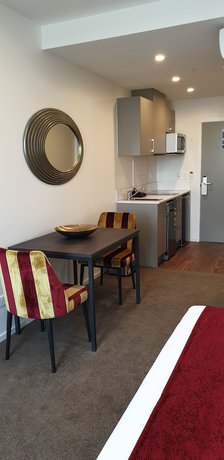 Imagen de la habitación del Hotel Ramada Suites by Wyndham Auckland Manukau Pacfic Centre. Foto 5