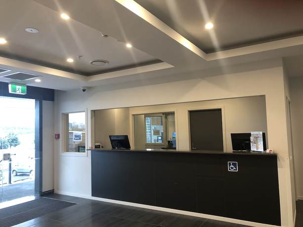 Imagen de los interiores del Hotel Ramada Suites by Wyndham Auckland Manukau Pacfic Centre. Foto 20