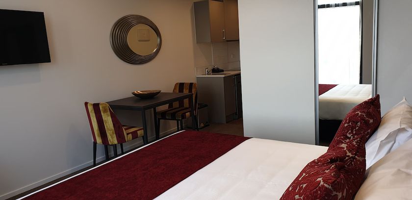 Imagen de la habitación del Hotel Ramada Suites by Wyndham Auckland Manukau Pacfic Centre. Foto 16