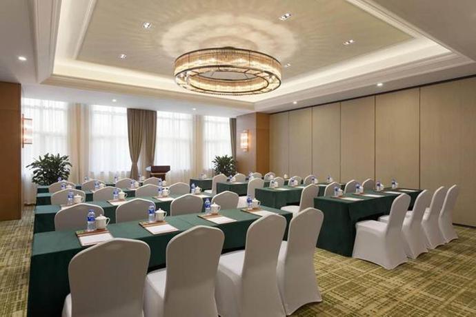 Imagen de los interiores del Hotel Ramada Suzhou. Foto 12