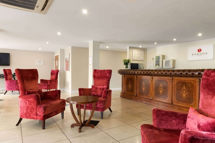 Imagen de los interiores del Hotel Ramada Warwick Kenilworth. Foto 18