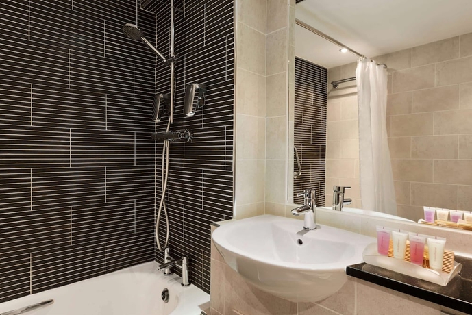Imagen de la habitación del Hotel Ramada Warwick Kenilworth. Foto 17