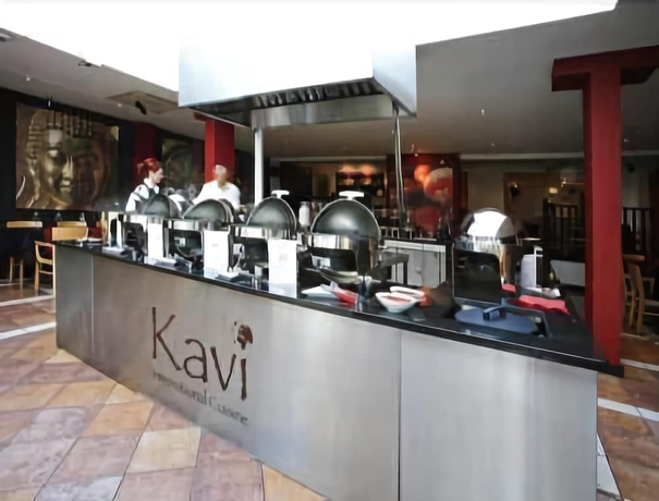 Imagen del bar/restaurante del Hotel Ramada Warwick Kenilworth. Foto 4