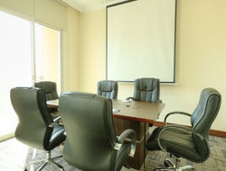 Imagen general del Hotel Ramada Y Suites Ras Al Khaimah. Foto 9