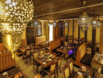 Imagen de los interiores del Hotel Ramada Y Suites Ras Al Khaimah. Foto 16