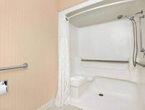 Imagen de la habitación del Hotel Ramada & Conference Center By Wyndham Greens. Foto 4