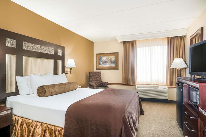 Imagen de la habitación del Hotel Ramada and Conference Center By Wyndham Plymouth. Foto 4