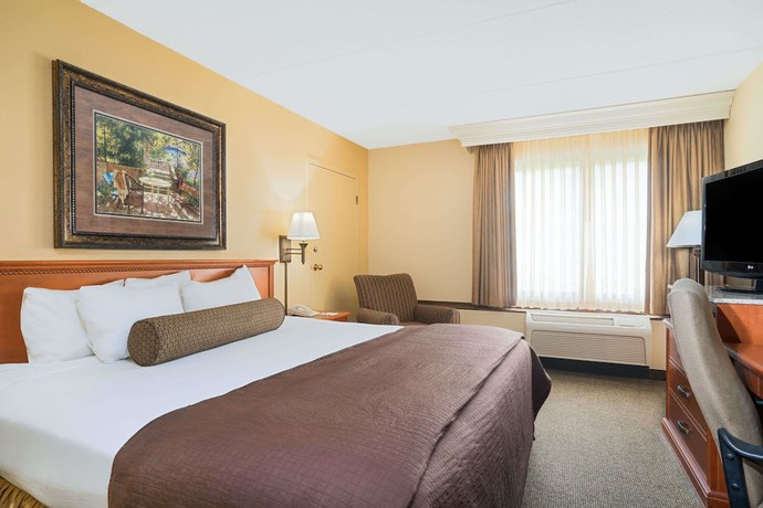 Imagen de la habitación del Hotel Ramada and Conference Center By Wyndham Plymouth. Foto 5