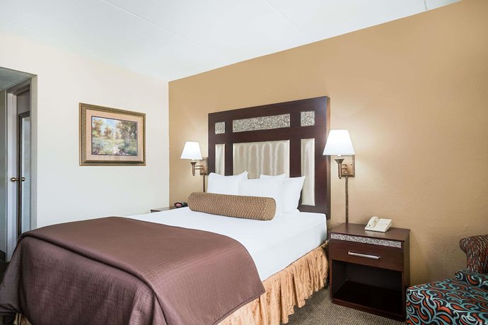 Imagen de la habitación del Hotel Ramada and Conference Center By Wyndham Plymouth. Foto 6