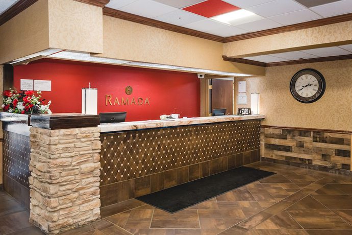 Imagen de los interiores del Hotel Ramada and Conference Center By Wyndham Plymouth. Foto 18