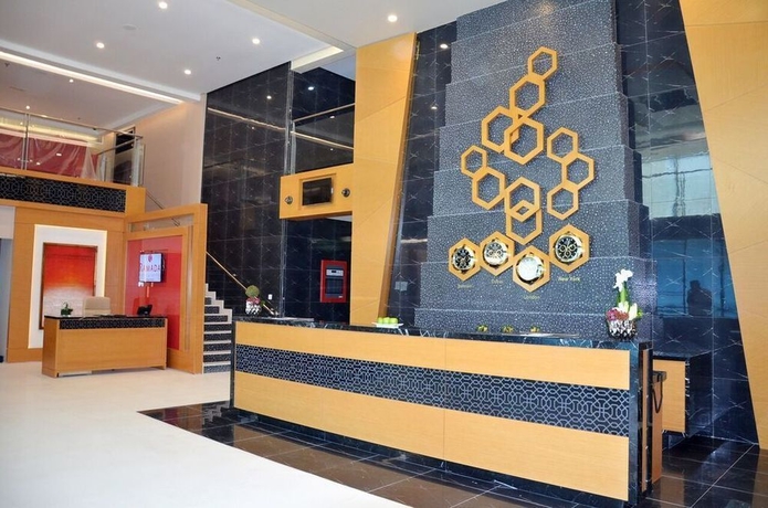 Imagen de los interiores del Hotel Ramada and Suites By Wyndham Amwaj Islands Manama. Foto 8