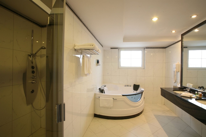 Imagen de la habitación del Hotel Ramada and Suites By Wyndham Bucharest North. Foto 4