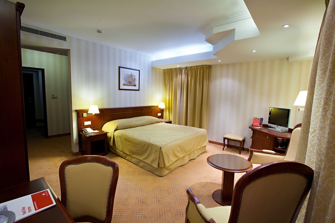 Imagen de la habitación del Hotel Ramada and Suites By Wyndham Bucharest North. Foto 9