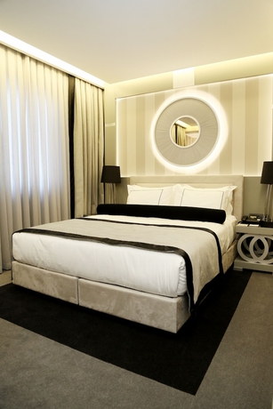 Imagen de la habitación del Hotel Ramada and Suites By Wyndham Istanbul Sisli. Foto 5
