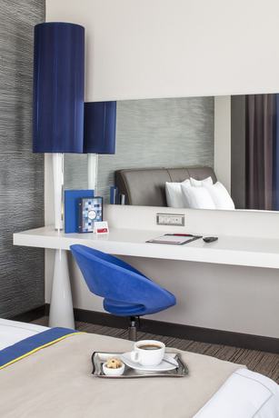 Imagen de la habitación del Hotel Ramada and Suites By Wyndham Izmir Kemalpasa. Foto 7