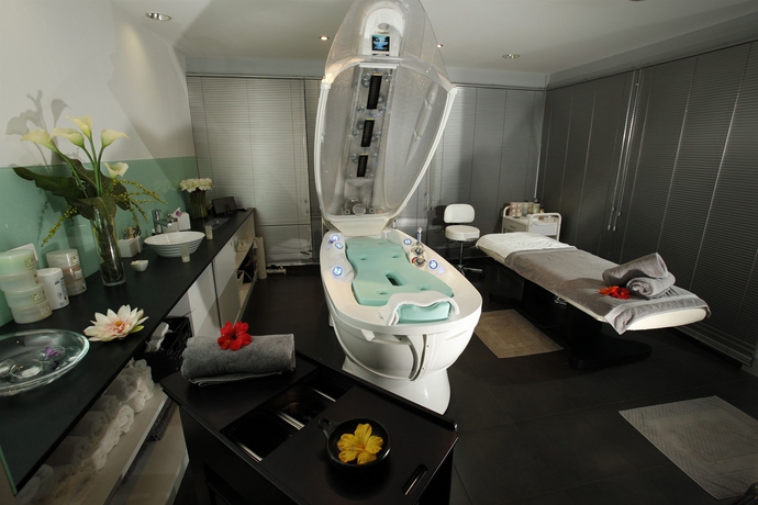 Imagen de los interiores del Hotel Ramada and Suites Noumea. Foto 10