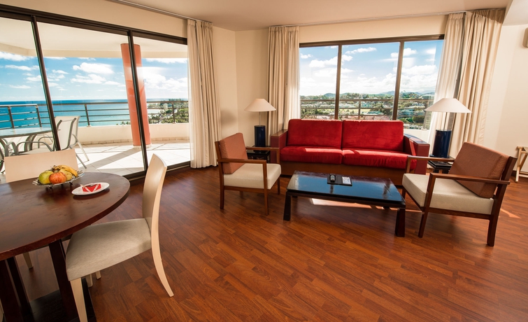 Imagen de los interiores del Hotel Ramada and Suites Noumea. Foto 13