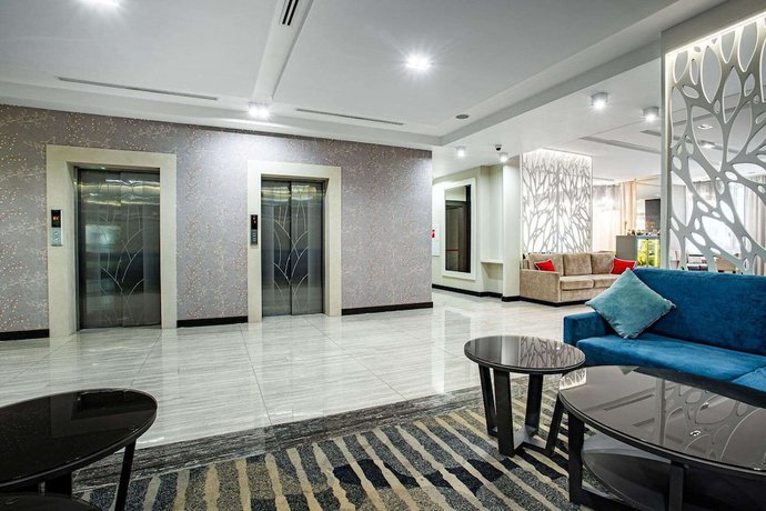 Imagen de los interiores del Hotel Ramada and Suites by Wyndham Novosibirsk Zhukovka. Foto 16