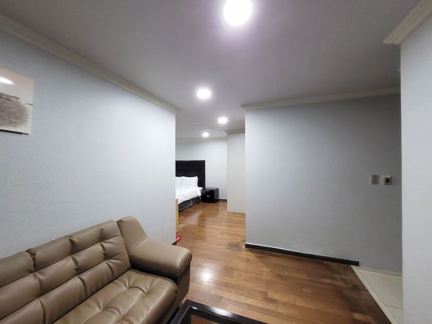 Imagen de la habitación del Hotel Ramada and suites Seoul Namdaemun. Foto 19