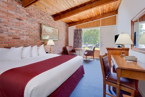 Imagen de la habitación del Hotel Ramada by Wyndham 1000 Islands Gananoque. Foto 2