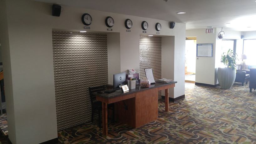 Imagen de los interiores del Hotel Ramada by Wyndham Abbotsford. Foto 19