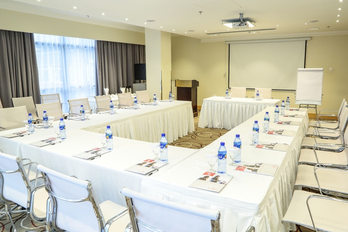 Imagen de los interiores del Hotel Ramada by Wyndham Addis Ababa. Foto 18