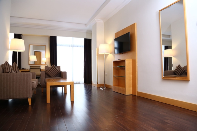 Imagen de los interiores del Hotel Ramada by Wyndham Addis Ababa. Foto 19