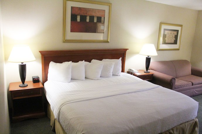 Imagen de la habitación del Hotel Ramada by Wyndham Alpena Hotel & Conference Center. Foto 13